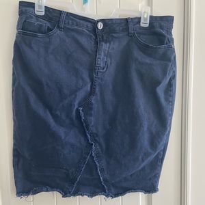 City chic denim skirt